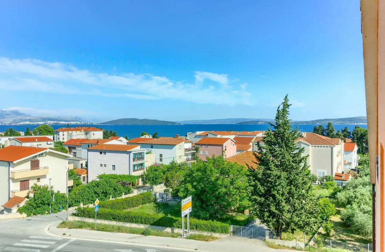 Ema Apartment Kastela