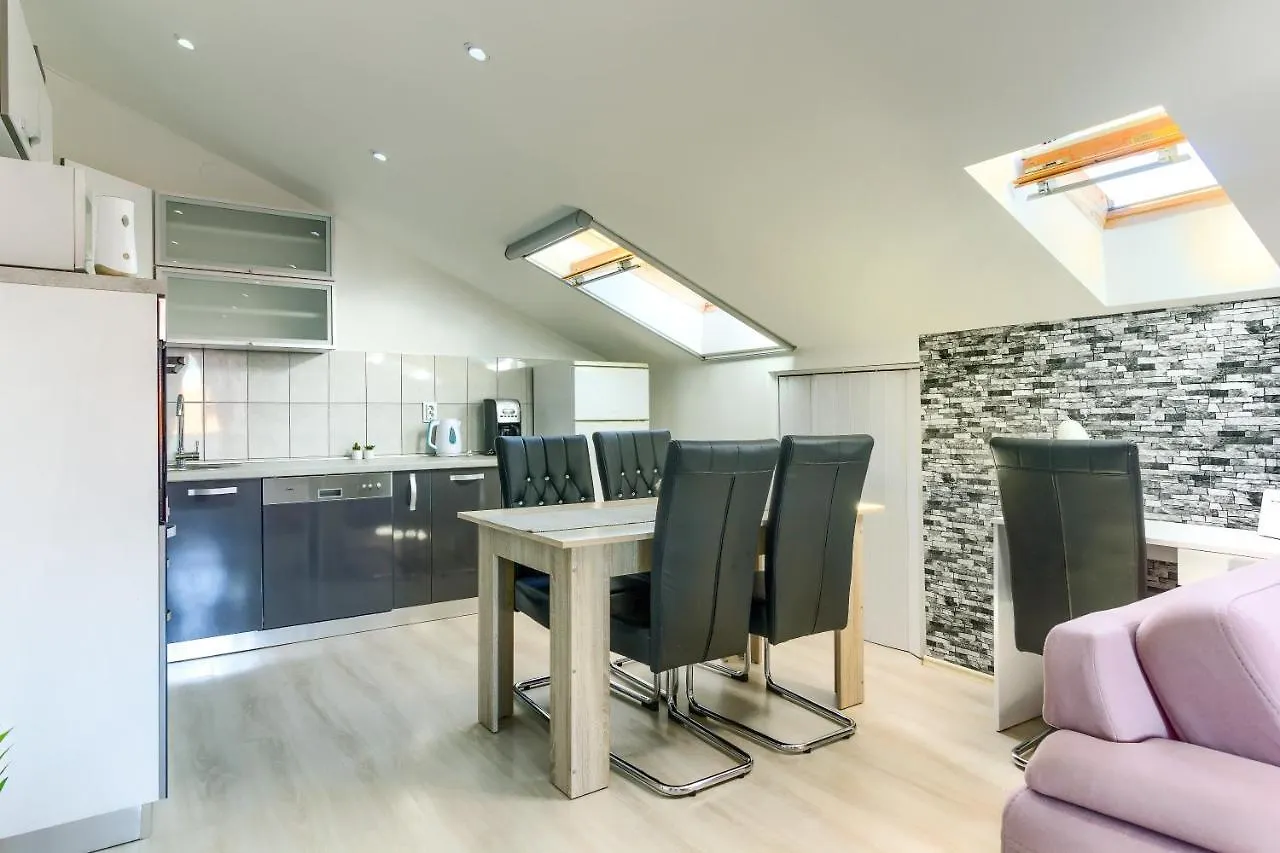 Apartment Ema